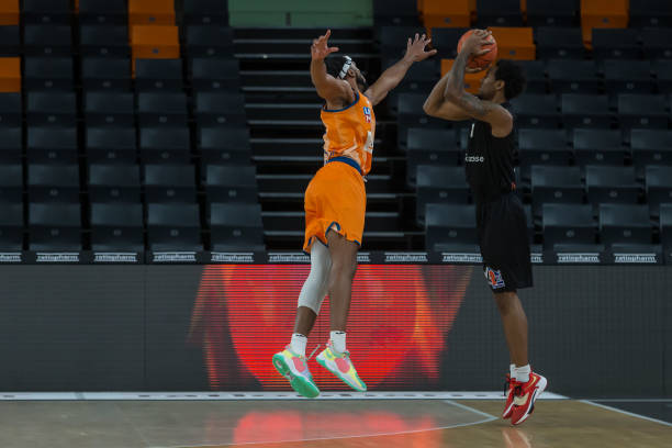 任与战术上 任与战术上